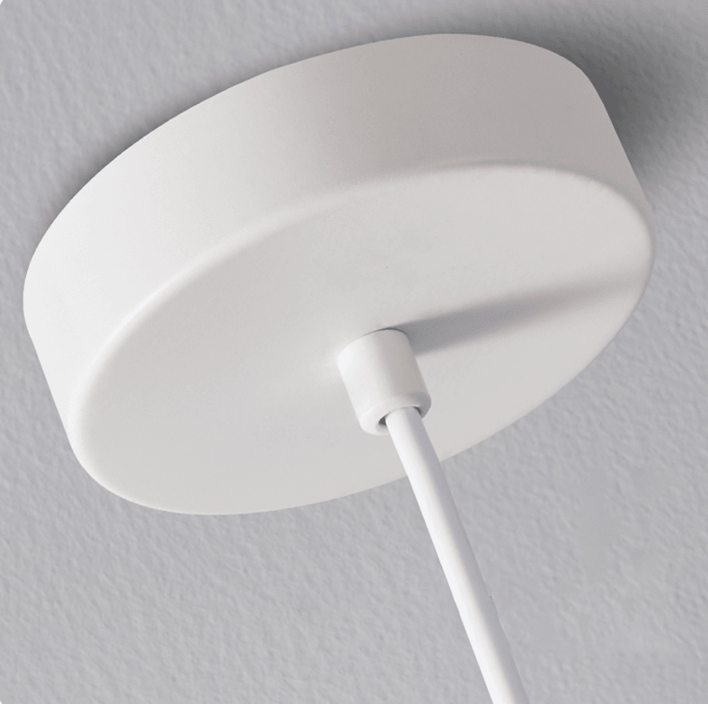 Nordisk hängande spotlight – elegant pendellampa i trä och metall