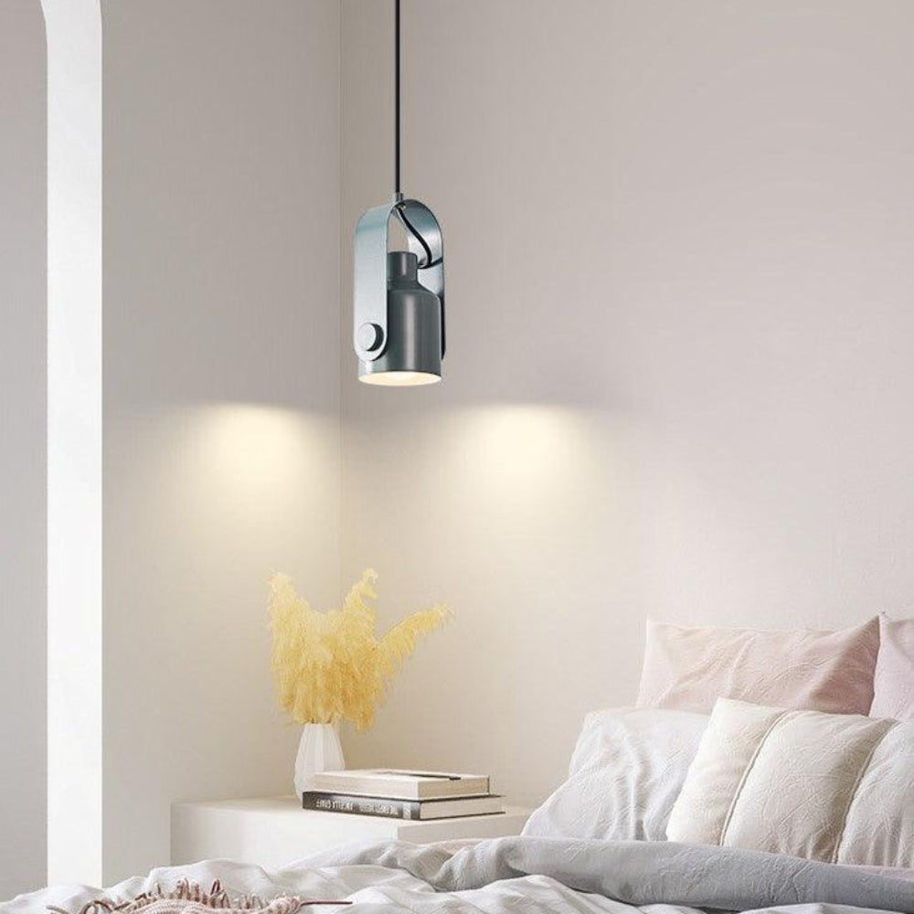 Nordisk hängande spotlight – elegant pendellampa i trä och metall